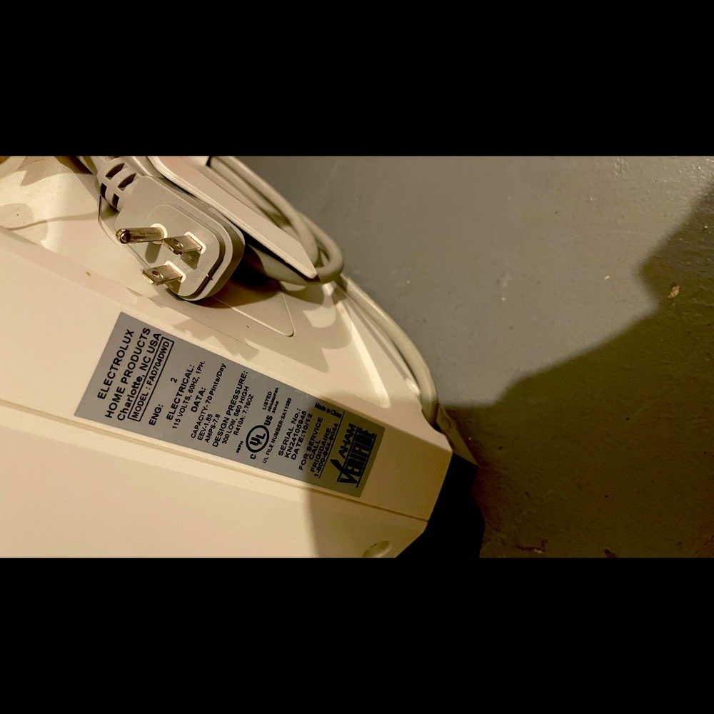 Fridgidare Electrolux dehumidifier model number FAD794DWD capacity is 70 pts